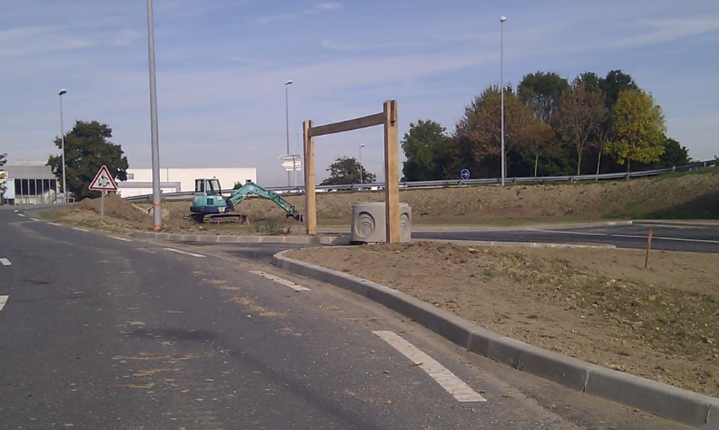 Portiques limiteurs de hauteur assemblés par rainure