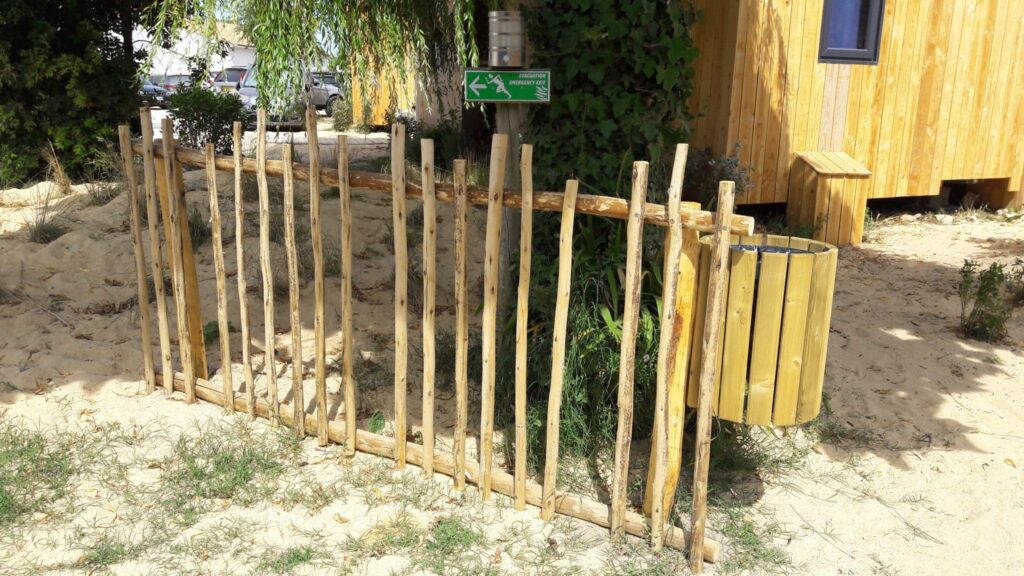 barrières stationnement vélos en eucalyptus