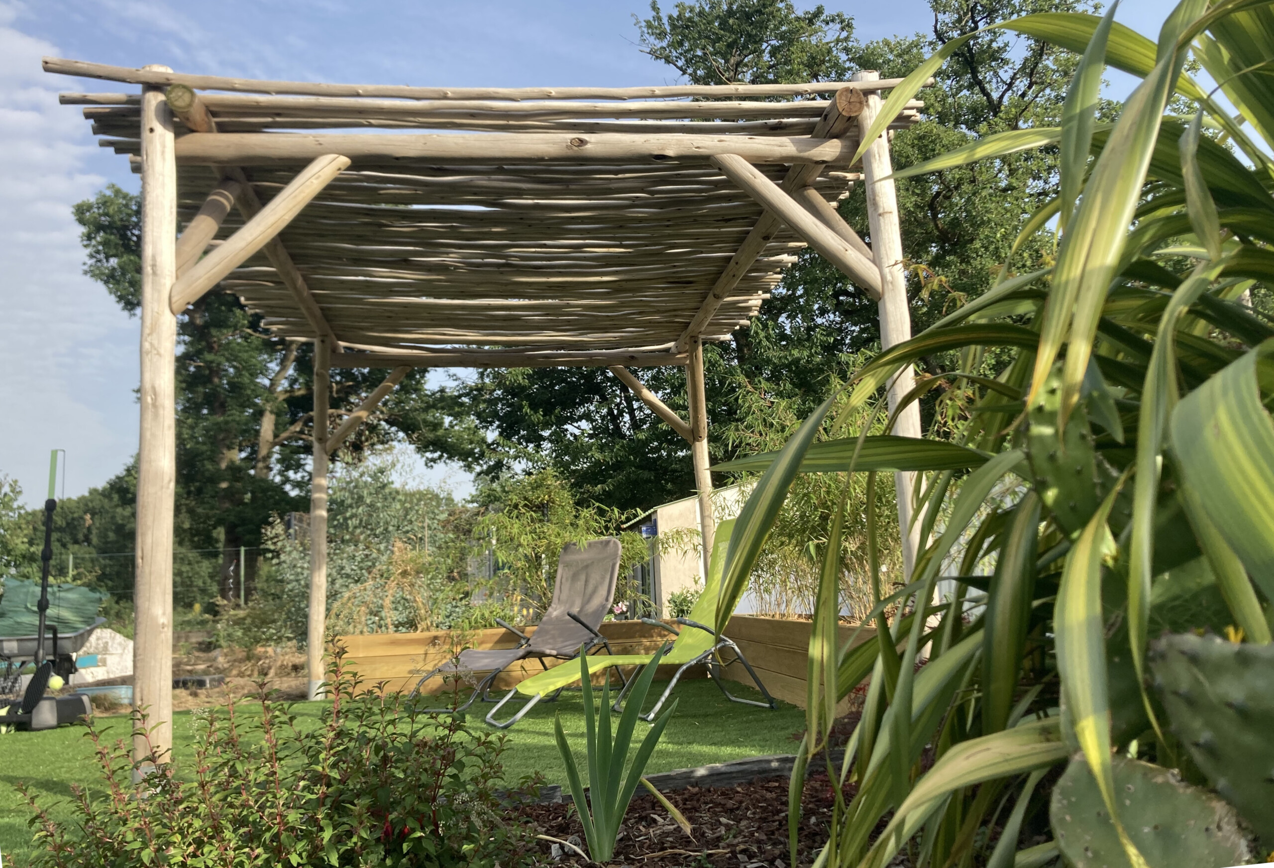 Pergola Nocy-Bé en bois serrés